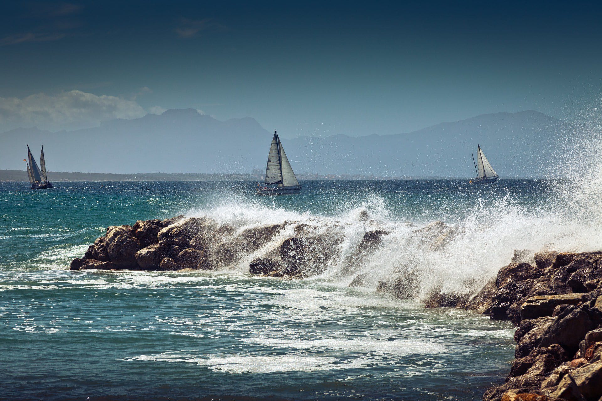 Navegar por la costa de Mallorca