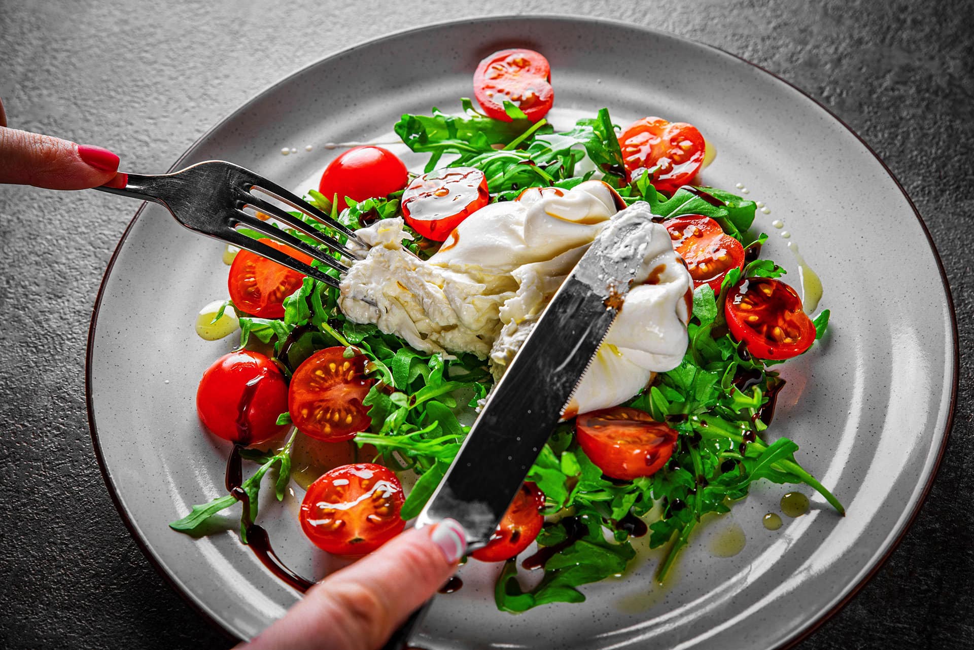 Receta de ensalada de burrata con tomates confitados